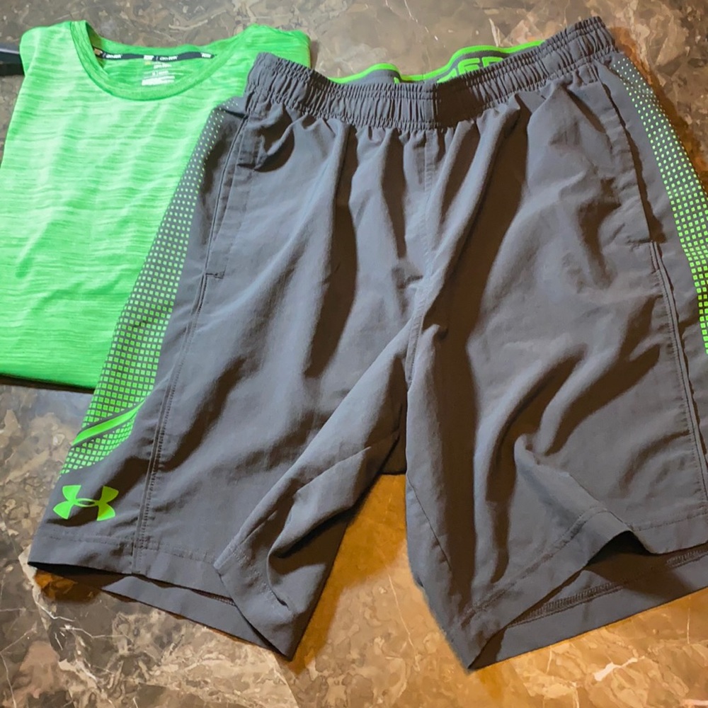 Under armour Heat gear shorts w/ matching tee-Med